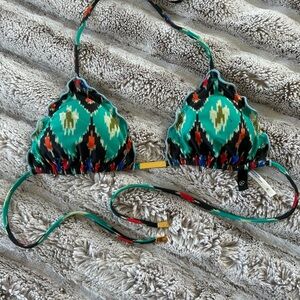 Vix Paula Hermanny Turquoise, Red and Black Geometric Bikini Top